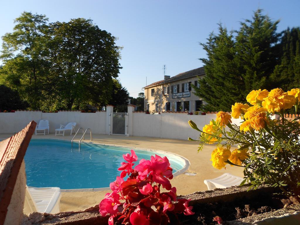 Bed & Breakfast Logis De La Garenne Mortagne-sur-Gironde