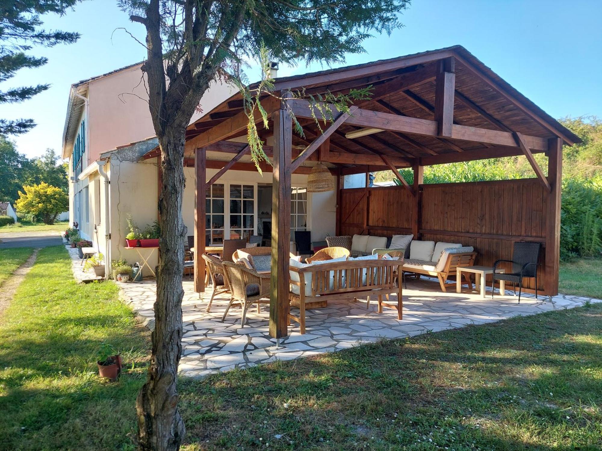 Logis De La Garenne Mortagne-sur-Gironde