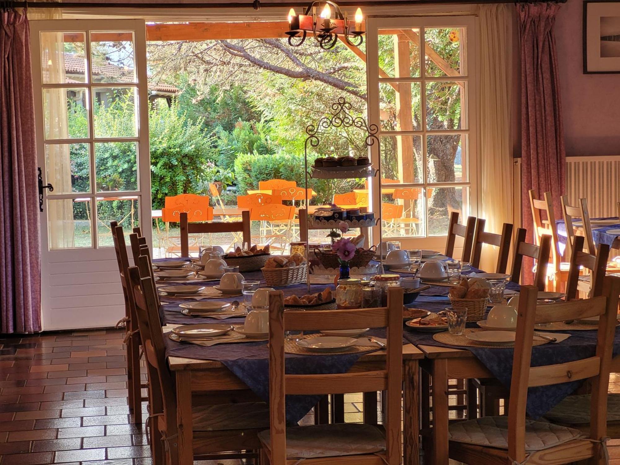 Logis De La Garenne Bed & Breakfast Mortagne-sur-Gironde