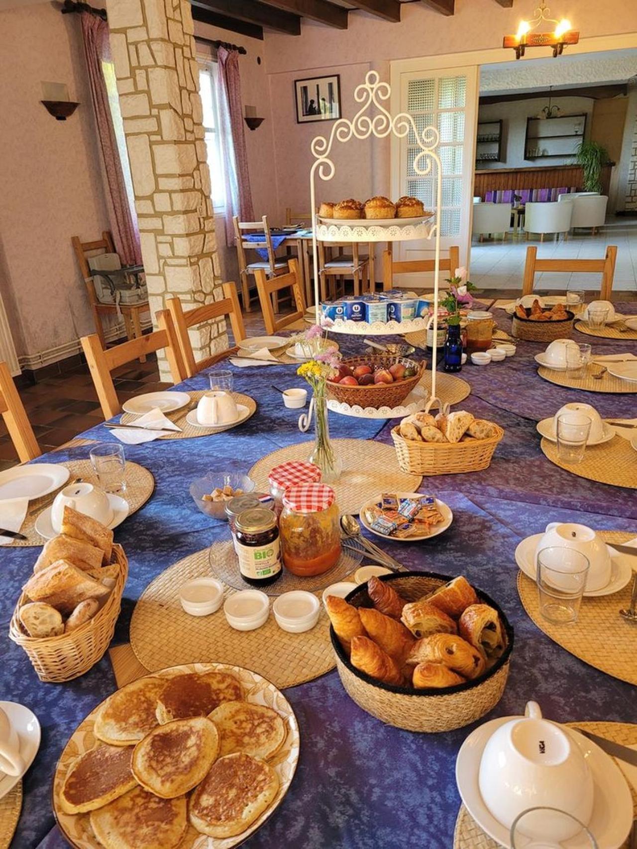 Logis De La Garenne Bed & Breakfast *
