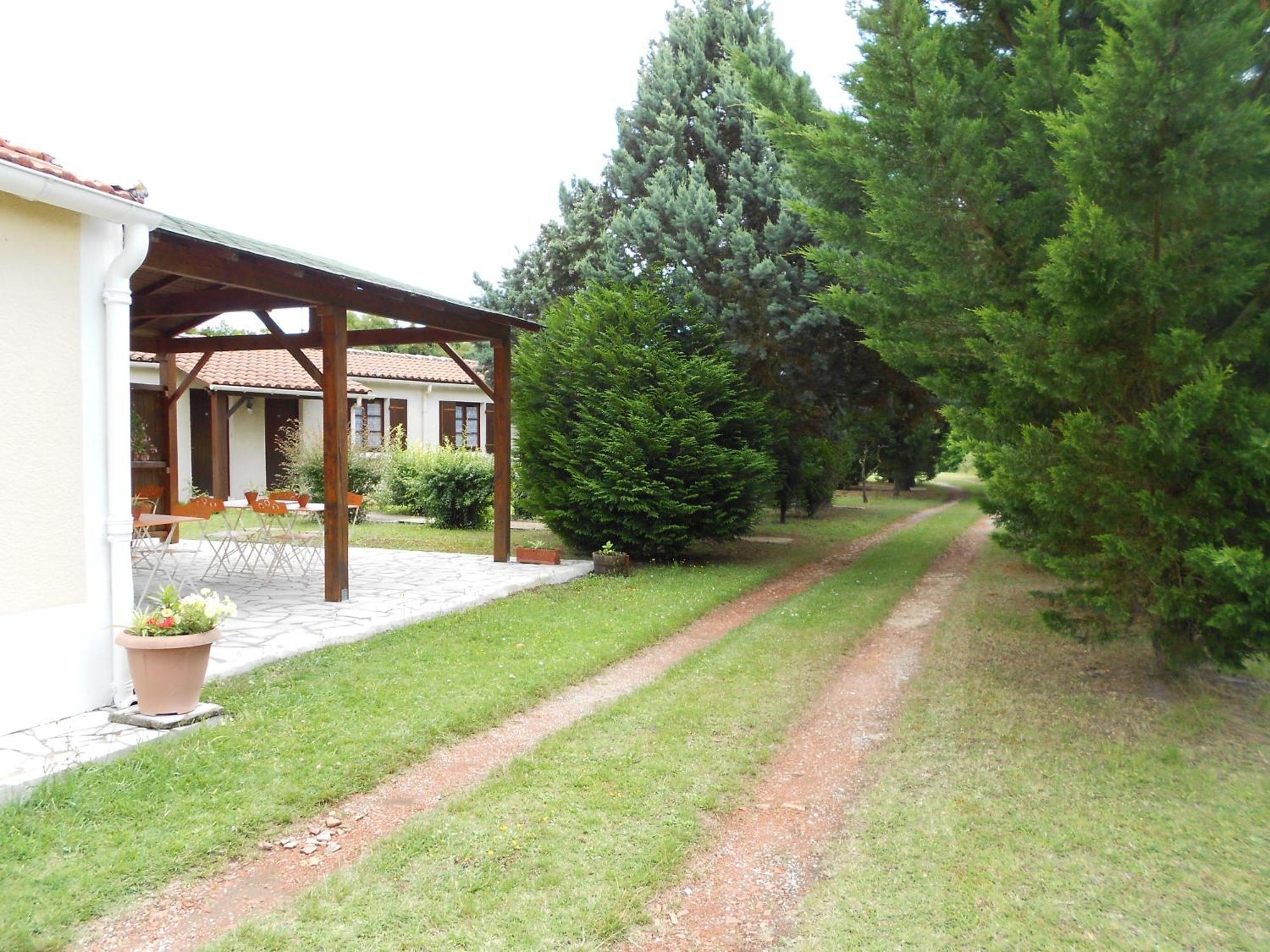 Bed & Breakfast Logis De La Garenne
